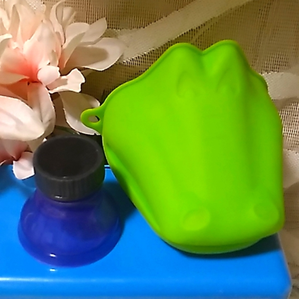 STARFRIT Silicone Oven Mitt &  Stay Fresh Can Topper